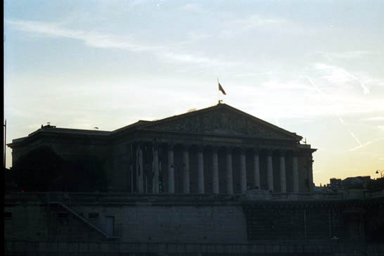 Palais Bourbon: Assemblée nationale française. Das Gebäude der französischen Nationalversammlung.