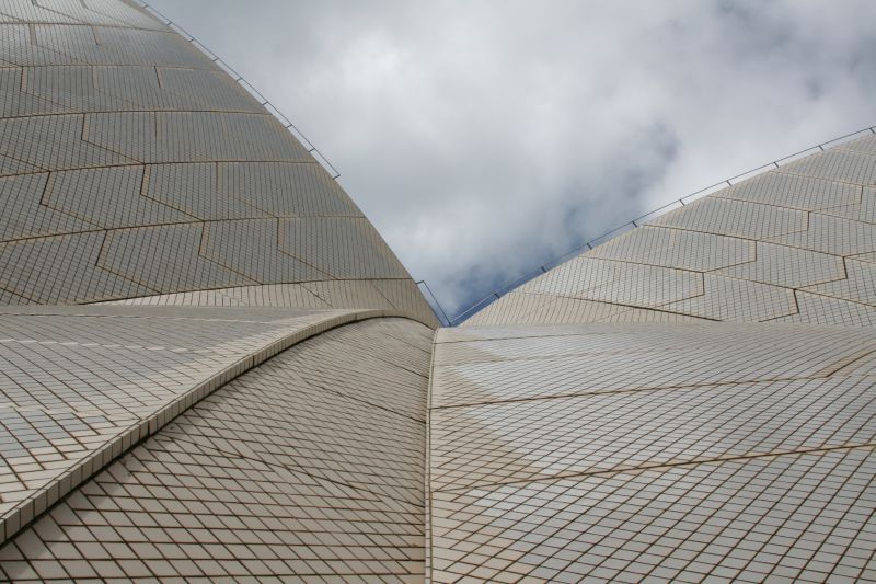 Dachstruktur mit den Kacheln des Sydney Opernhauses