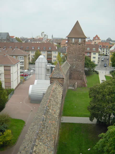 Nibelungenmuseum in der Stadtmauer