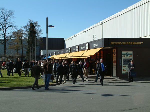 Bei der Masse von Messeausstellern lohnt sich ein Supermarkt!