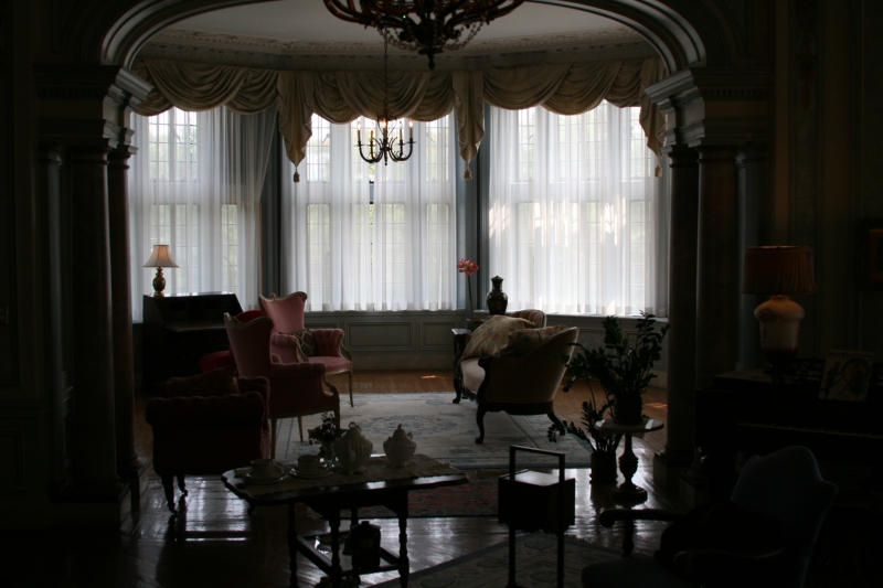 Casa Loma (span. „Haus auf dem Hügel“)