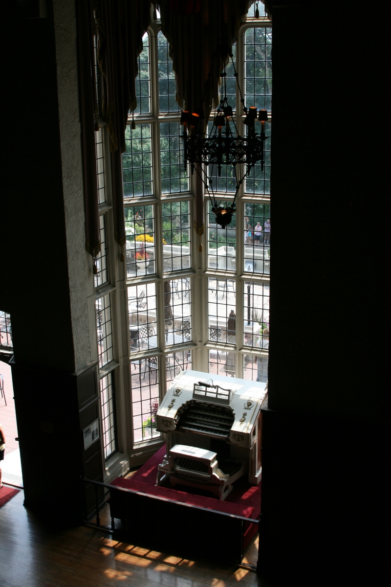 Casa Loma (span. „Haus auf dem Hügel“) ist ein burgartiges Herrenhaus in Toronto, Kanada, das von 1911 bis 1914 von Sir Henry Pellatt für ca. 3,5 Millionen kanadische Dollar als Wohnhaus erbaut wurde.