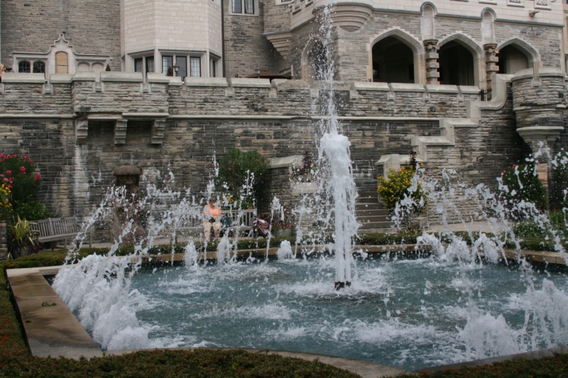 Casa Loma (span. „Haus auf dem Hügel“)