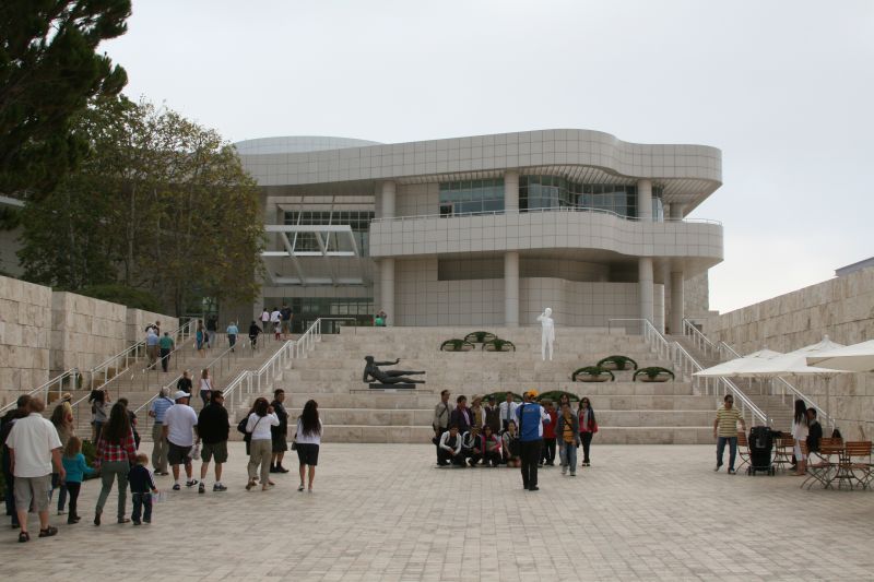 "Arrival Plaza" unterhalb des Museums