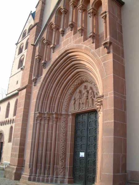 Eingangsportal der Marienkirche Gelnhausen