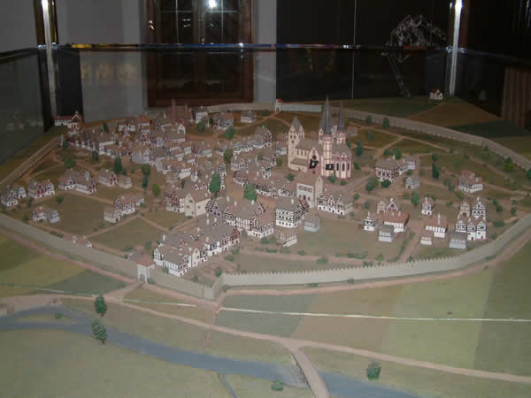 Modell der mittelalterlichen Stadt Gelnhausen