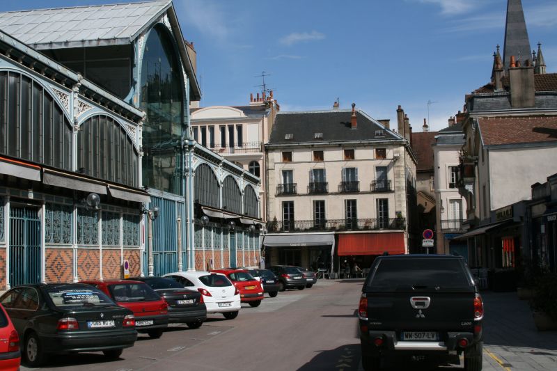 Markt von Dijon. Das Gebäude wurde von Gustave Eiffel designed.