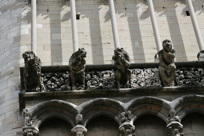 Westfassade der Kirche Notre Dame