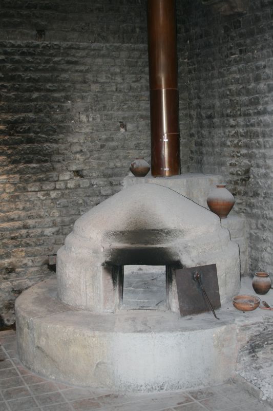 Oven and bakery in the supporting wall of the temple