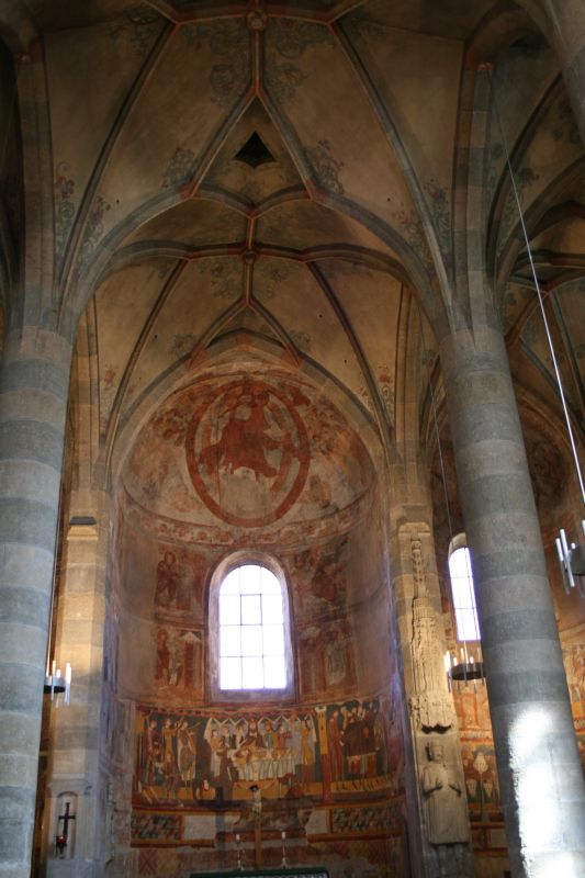 During the 20th-century restoration works, some Romanesque frescoes from the 1160s were discovered here. Other murals are dated to Charlemagne's reign. The UNESCO recognized these as "Switzerland's greatest series of figurative murals, painted c. A.D. 800, along with Romanesque frescoes and stuccoes".