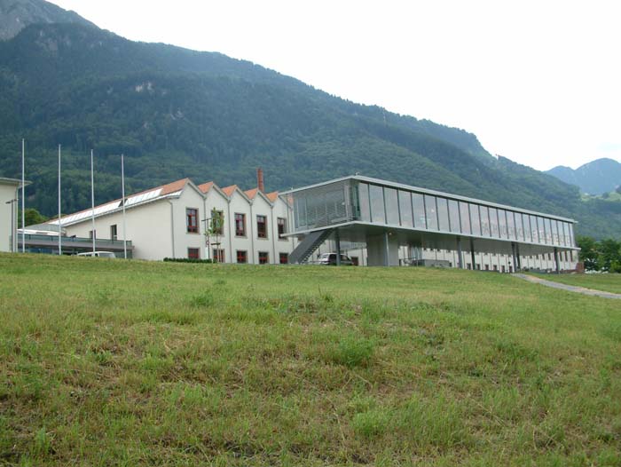 Außenansicht der Hochschule Liechtenstein.