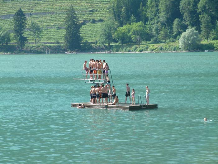 Schwimmer im schweizer Walensee.