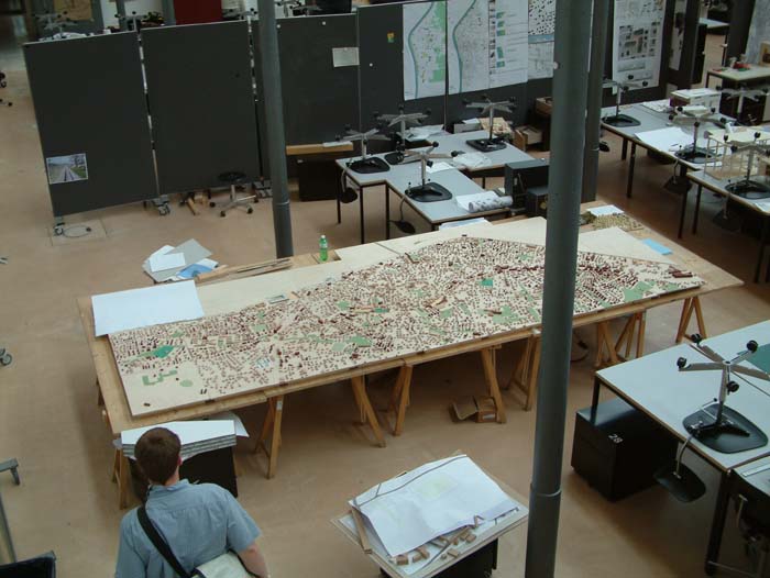 Die Studenten des Fachbereiches Architektur der Hochschule Liechtenstein& arbeiten größtenteils in einem Großraumatelier