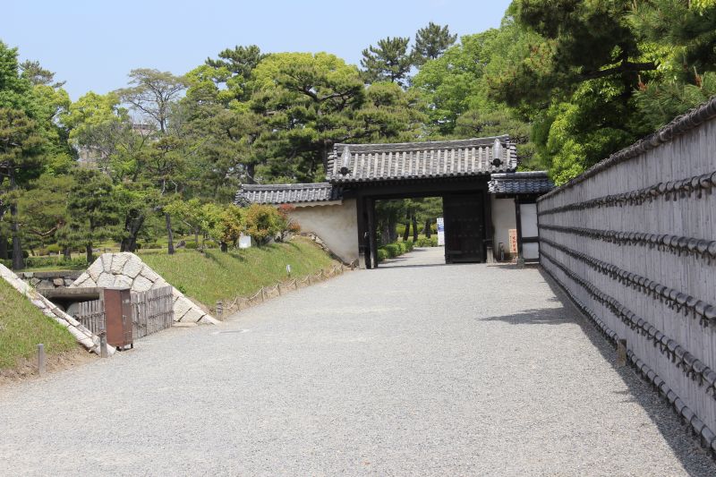 Park inside& Nijō Castle