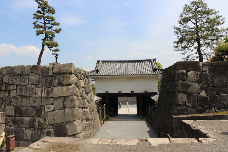 Second gate in inner walls of& Nijō Castle