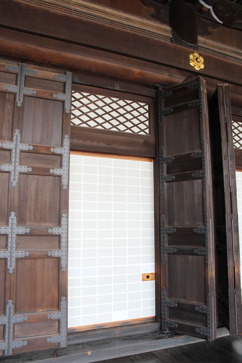 Paper door in& the Higashi Hongan-ji temple