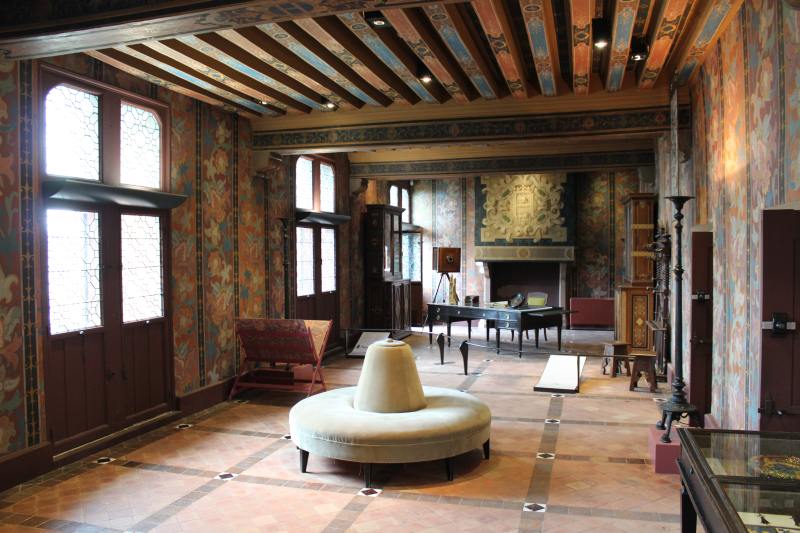 Desk of Felix Duban, architect leading the restoration of the palace and to whom is due the painted decoration on walls and beamed ceilings.