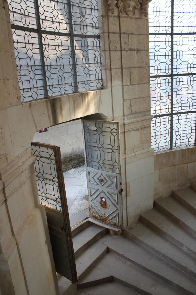 Top of the double helix open staircase in the middle of the Corps de Logis