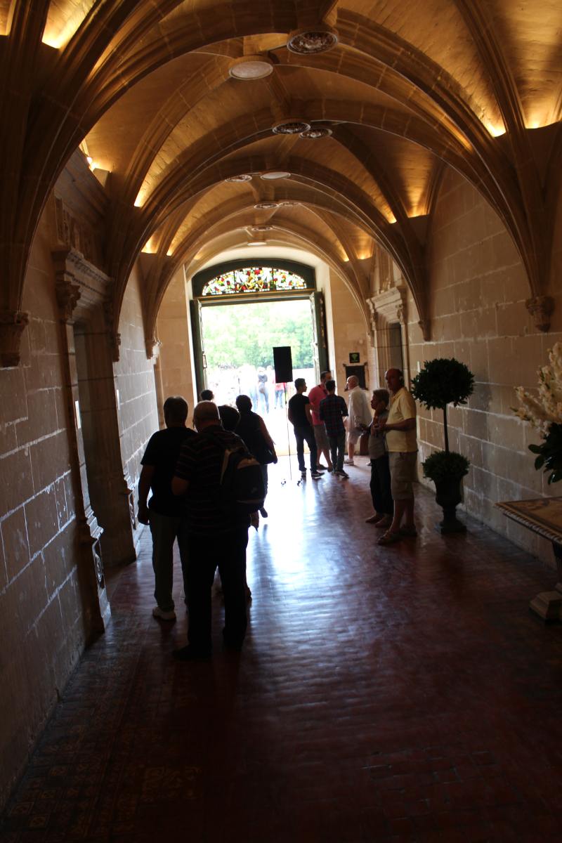 Hall behind the main entrance of the Logis
with rib vaults