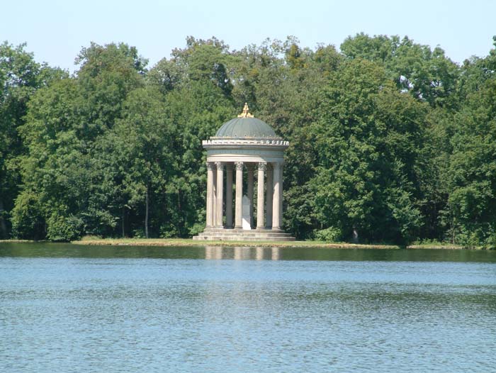 Tempel in der& Parkanlage von& Schloss Nymphenburg