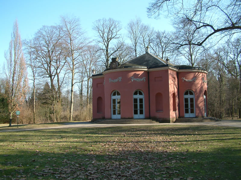 Konzerthalle im Park Schönbusch
