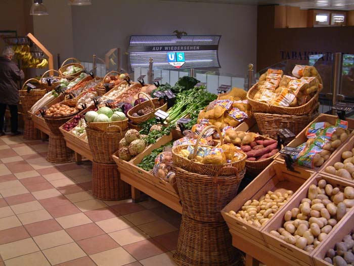 Vegetables in the food section of Karstadt Frankfurt