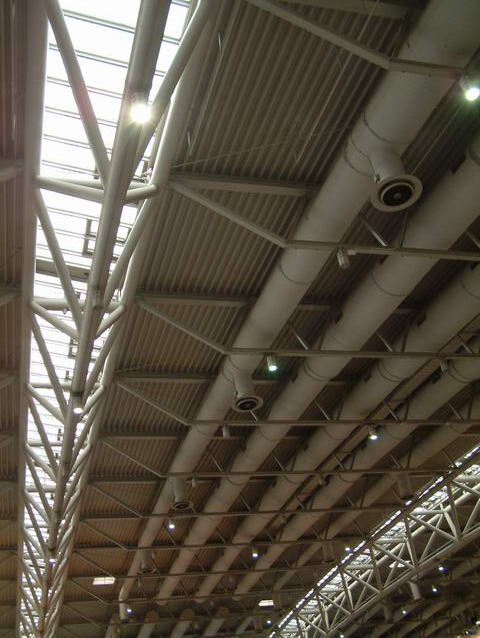 CeBIT 2004: Deckenkonstruktion der Halle 2 der Hannover Messe