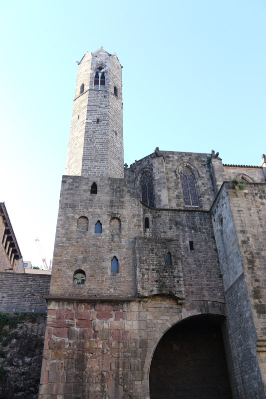 Barcelona Cathedral and the surrounding buildings are partially directly connected to the old Roman city wall