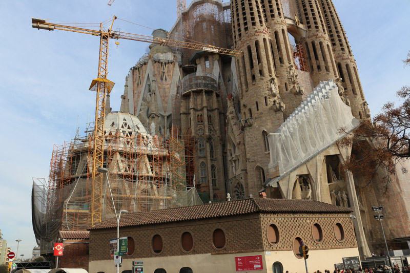 Die noch unvollständige Passionsfassade der& Sagrada Família