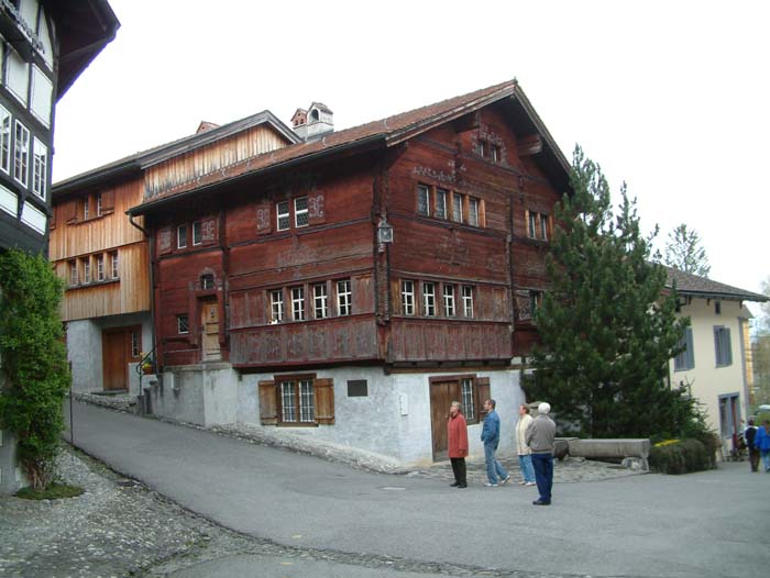Der Ort Werdenberg wird durch alte Holzhäuser dominiert
