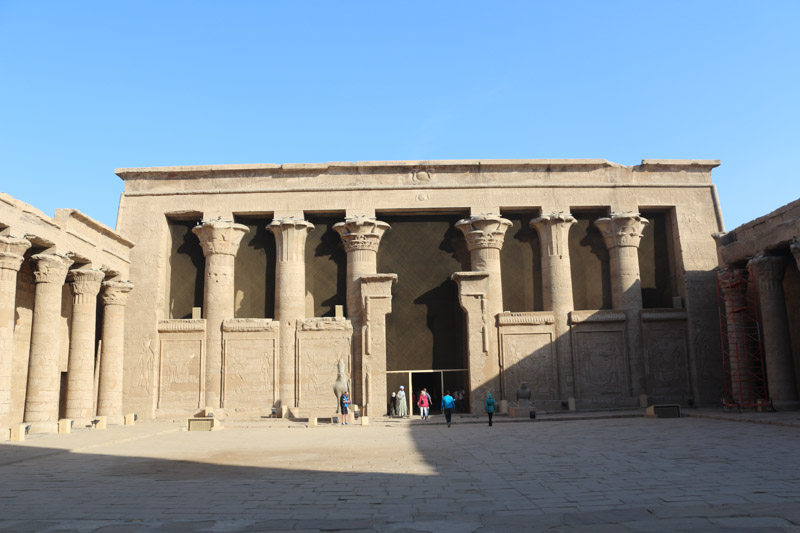 Die Great Hall (Papyrus Wood) of the temple