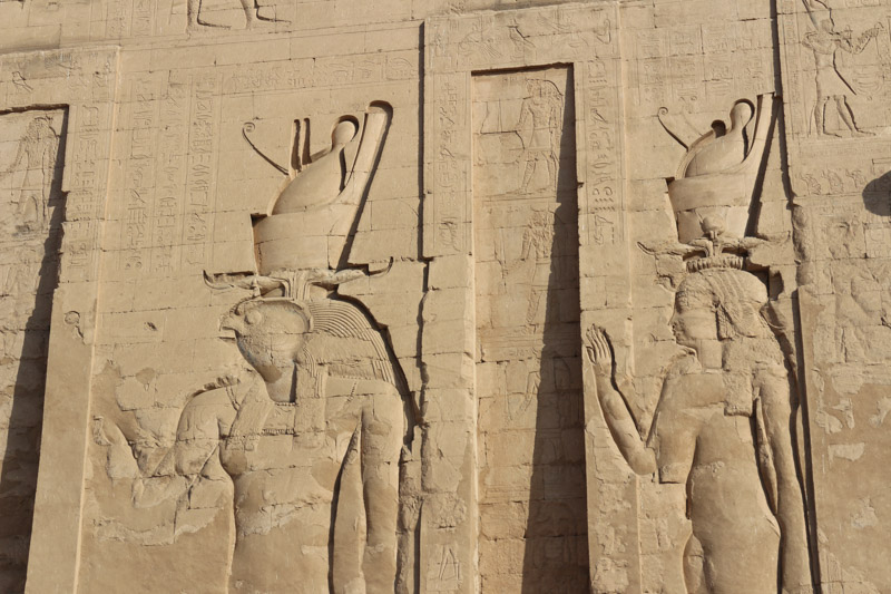 Haupteingang des Edfu Tempels