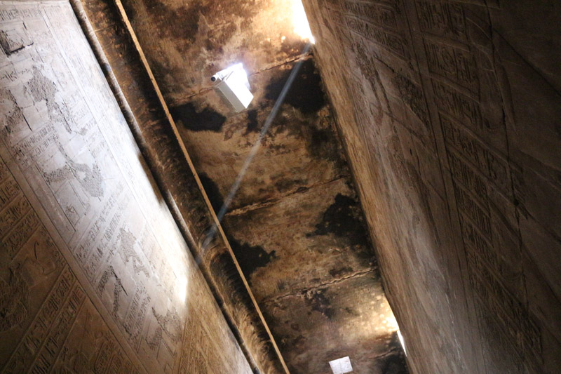The original lighting system of the temple is mostly preserved. Sunlight comes through narrow holes in the walls or ceilings. They& create focused spots of light in the otherwise mostly dark rooms.