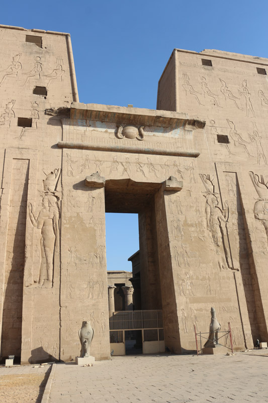 Haupteingang des Edfu Tempels