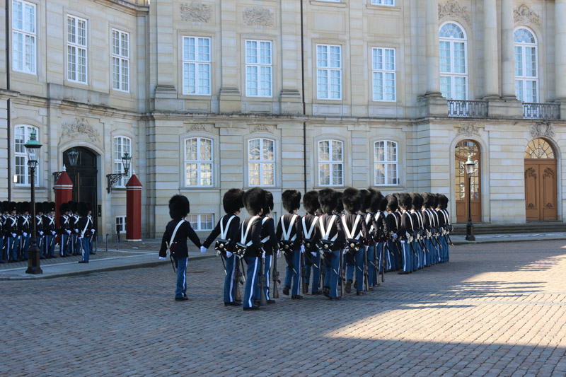 Wachwechsel für Schloss Amalienborg