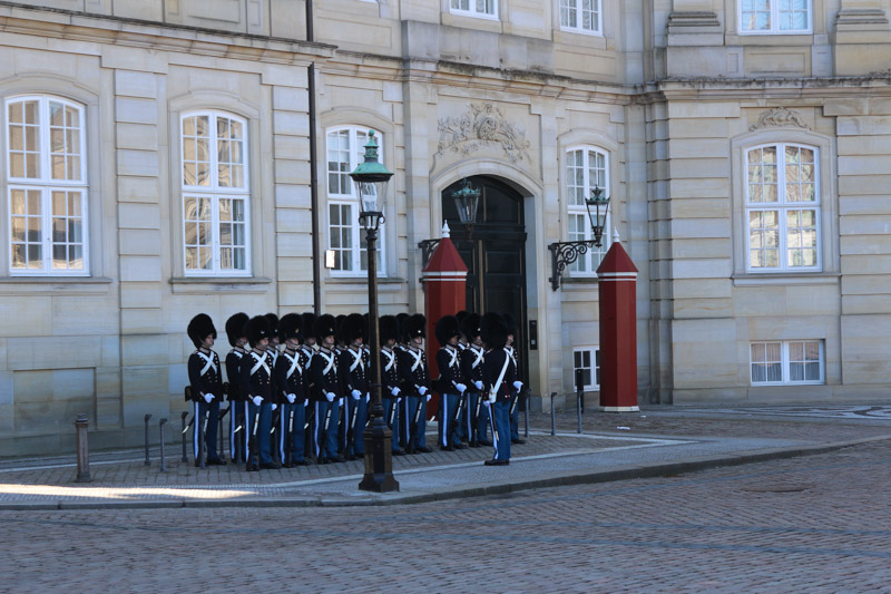 Wachwechsel für Schloss Amalienborg