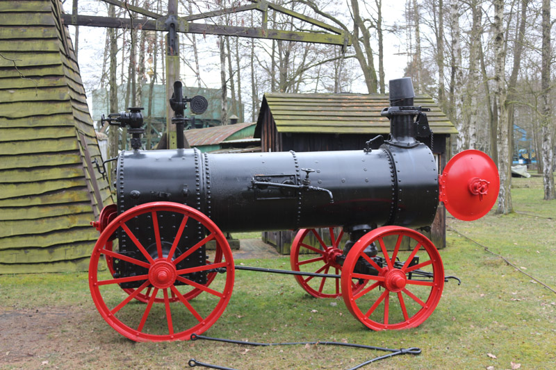 Reconstruction (1/3 of the original size) of the drilling and production unit "Mohr 3" from 1881