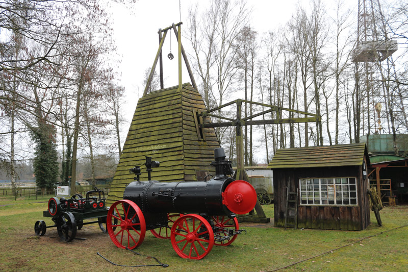 Reconstruction (1/3 of the original size) of the drilling and production unit "Mohr 3" from 1881