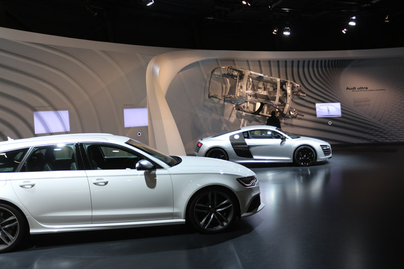 Im Inneren des Audi Pavillons