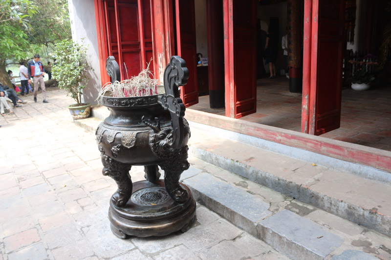 Temple of the Jade Mountain (Ngoc Son Temple)