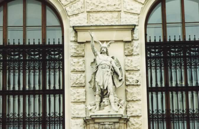 Figur an der Fassade der Hofburg