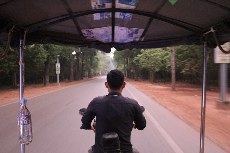 Early bird tuc tuc ride to see& Angkor Wat during dawn