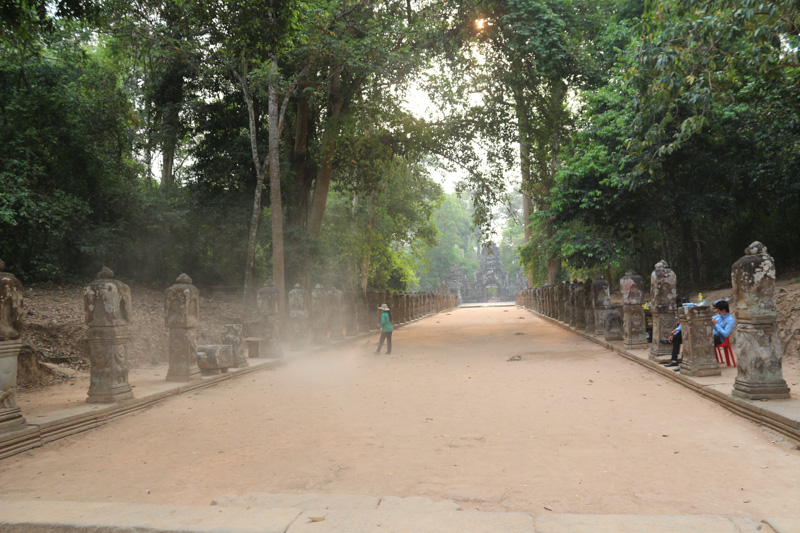 Dusty main procession road to the temple