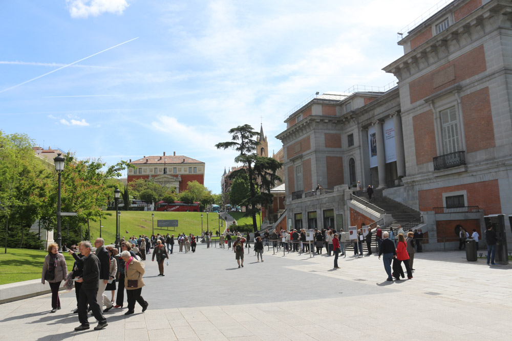 Außenansicht des Prado Museums in Madrid