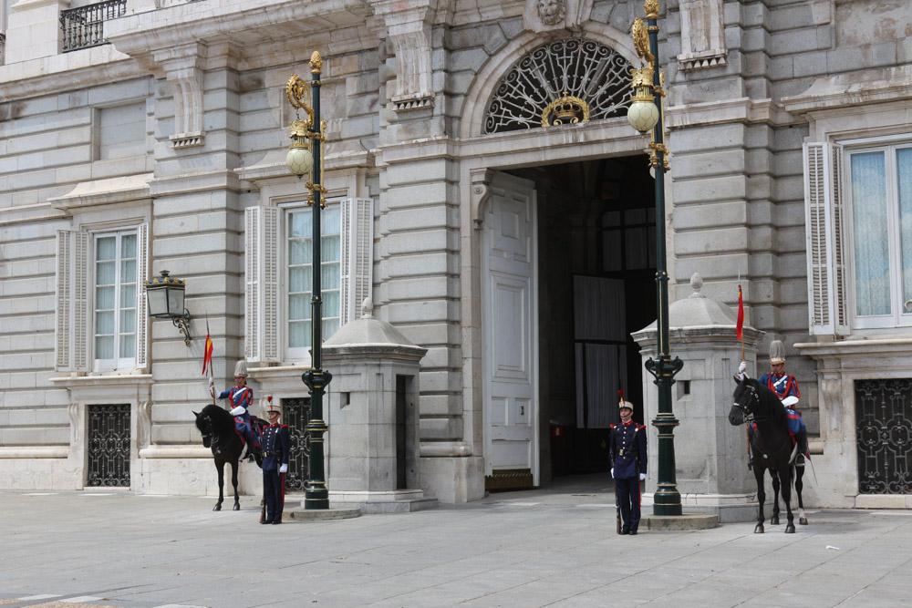 Wachablösung am Palacio Real de Madrid