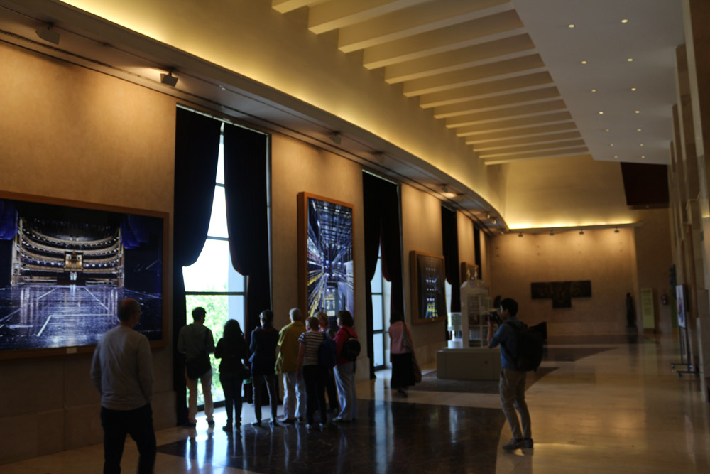 Lobby on one of the upper floors of Teatro Real