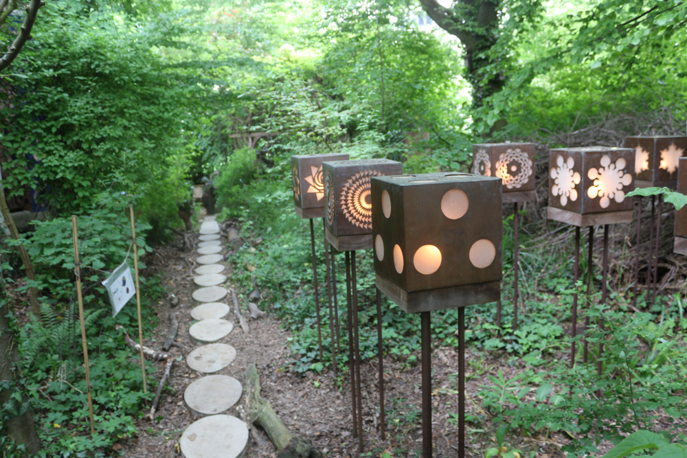 Garten rund um das Haus Dielenbach, entworfen vom Architekten Jan Hubert Pinand