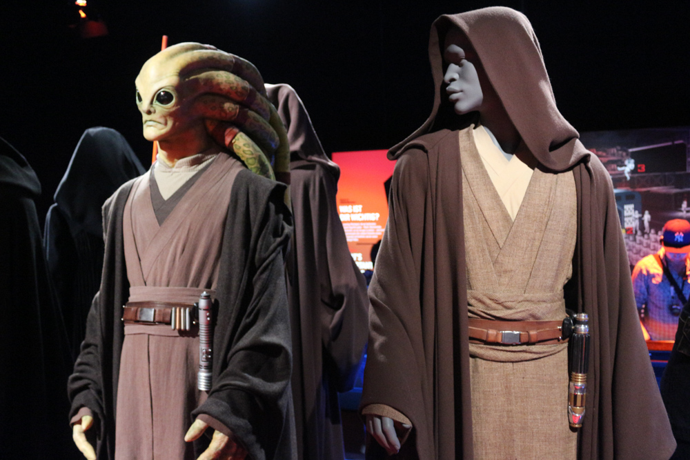 Costumes of Mace Windu and another Jedi