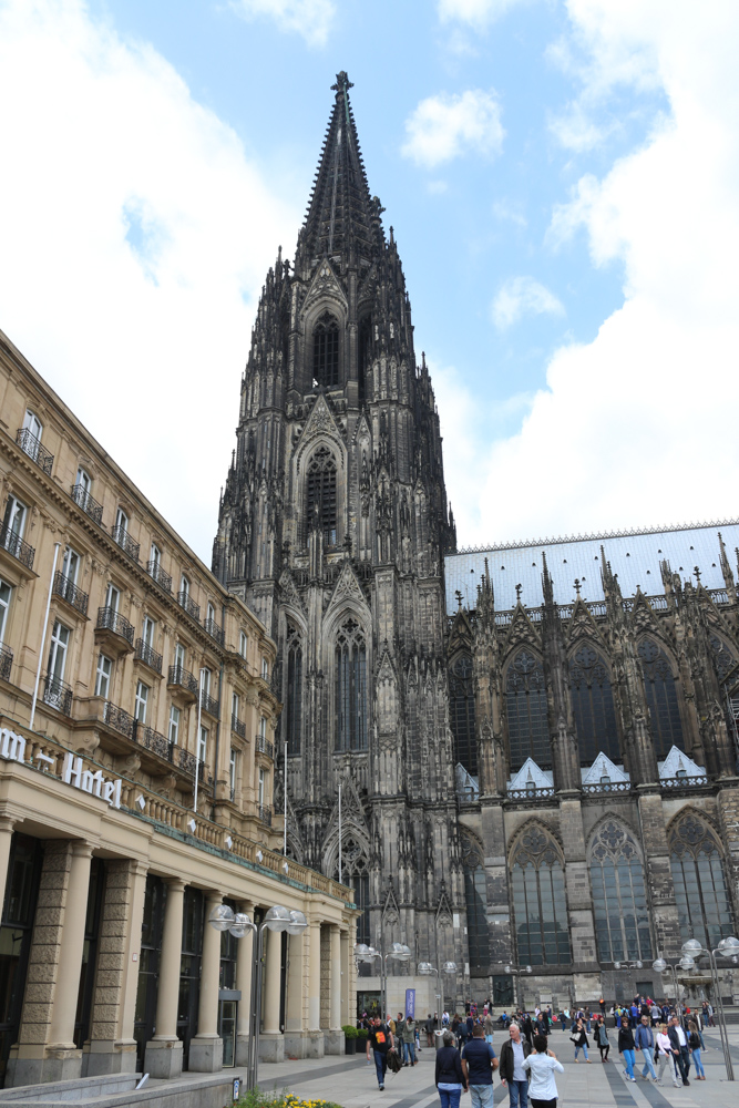 Roncalli square, hotel and the cathedral in the background