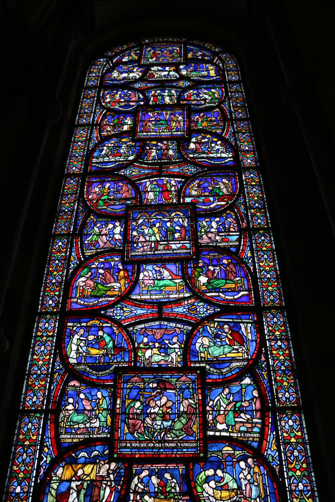 Bemalte mittelalterliche Glasfenster der Trinitätskapelle in der Kathedrale von Canterbury